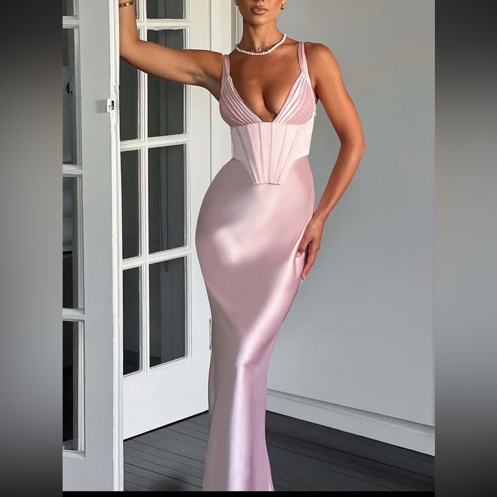 sthcute NEW‎ Satin Deep V Neck Corset Pink Maxi Dress Size Large